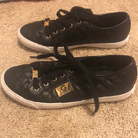 Guess Sneakers Size 7 - Picture 2 of 6